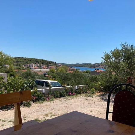 4 Bedroom Apartment In Tisno Dış mekan fotoğraf