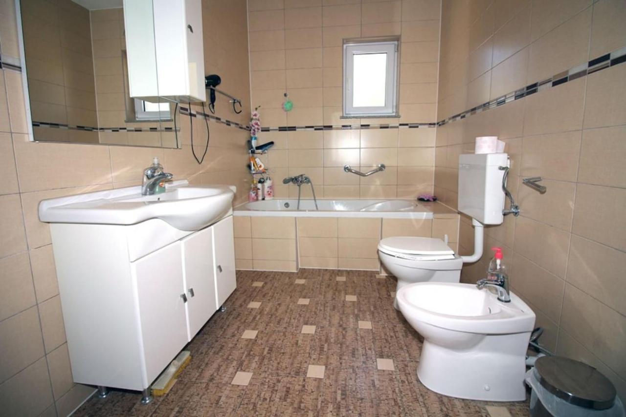 4 Bedroom Apartment In Tisno Dış mekan fotoğraf